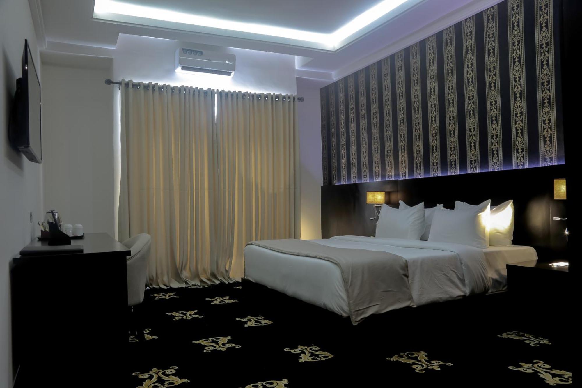 Bon Hotel Ikeja Residence ภายนอก รูปภาพ