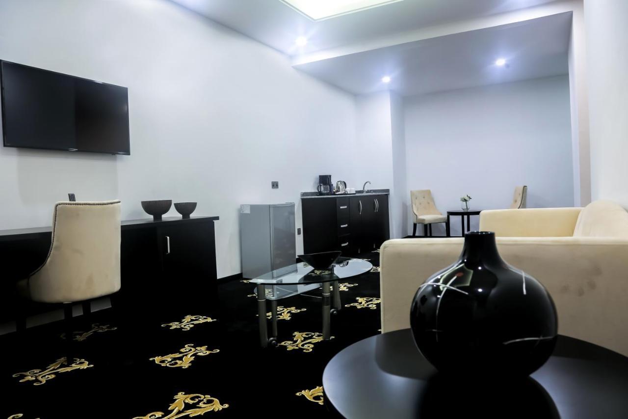 Bon Hotel Ikeja Residence ภายนอก รูปภาพ