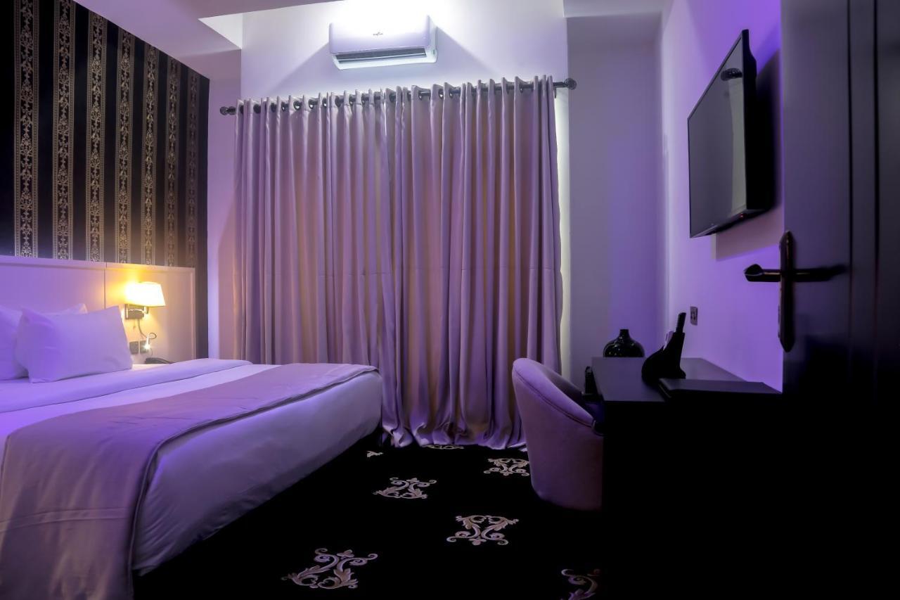 Bon Hotel Ikeja Residence ภายนอก รูปภาพ