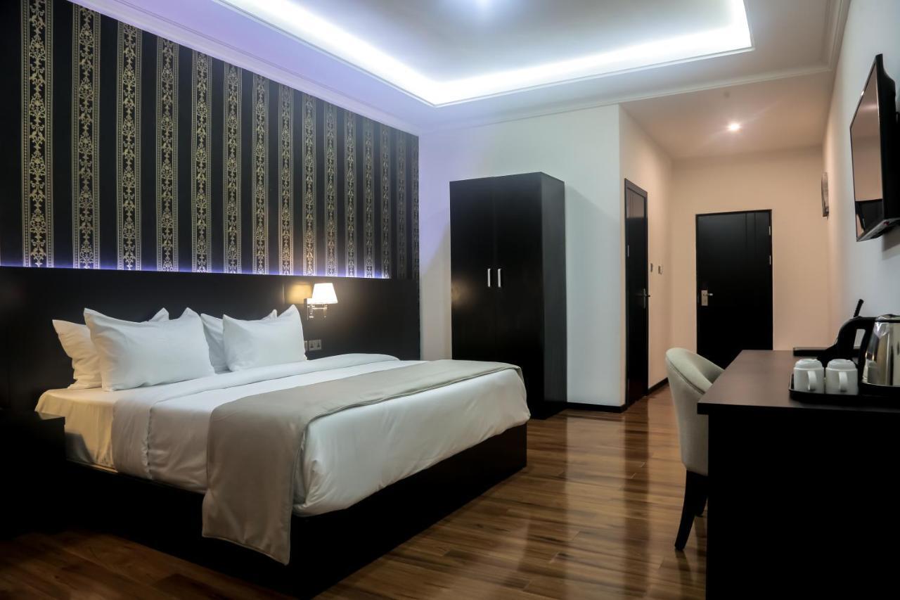 Bon Hotel Ikeja Residence ภายนอก รูปภาพ